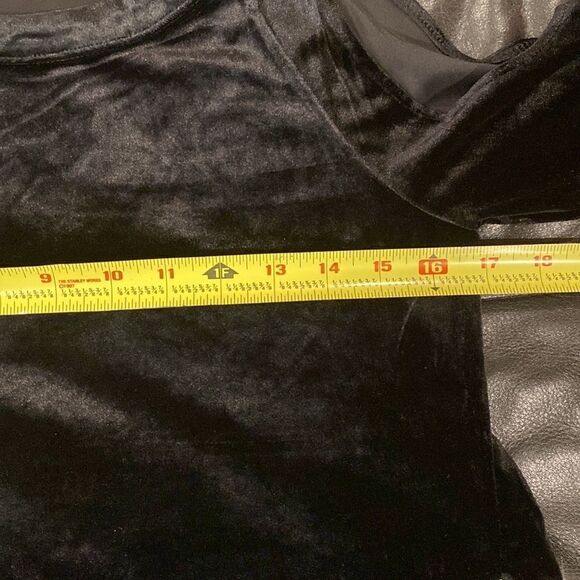 Patrizia Luca Milano black velvet could shoulders top blouse size S - Picture 10 of 10